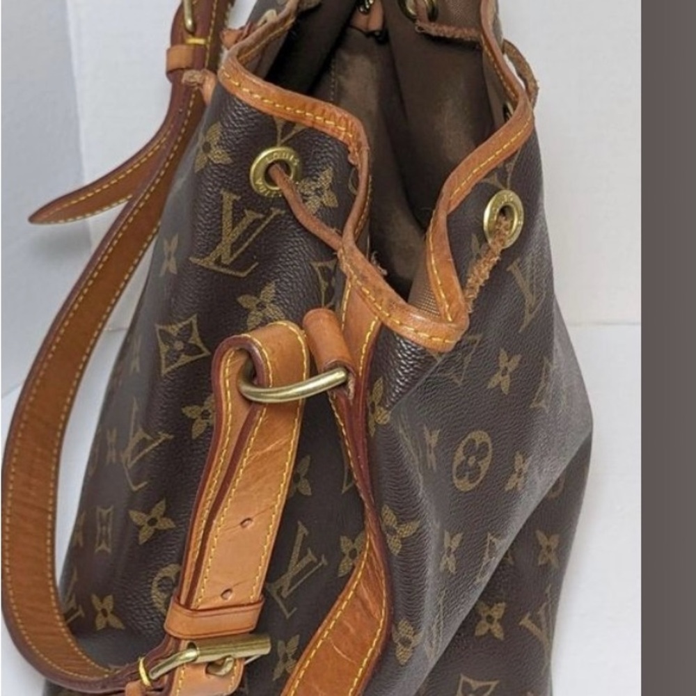 Authentic Louis Vuitton Classic Monogram Shoulder Bag - Picture 2 of 7
